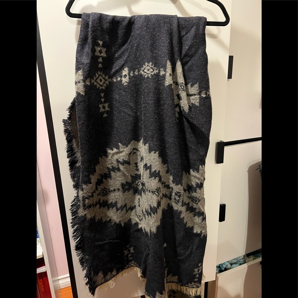 Garage blanket scarf